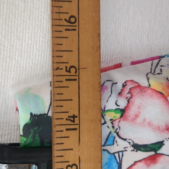 Express women's flat front shorts with hidden side zipper floral size 0 4" mid - Picture 8 of 8